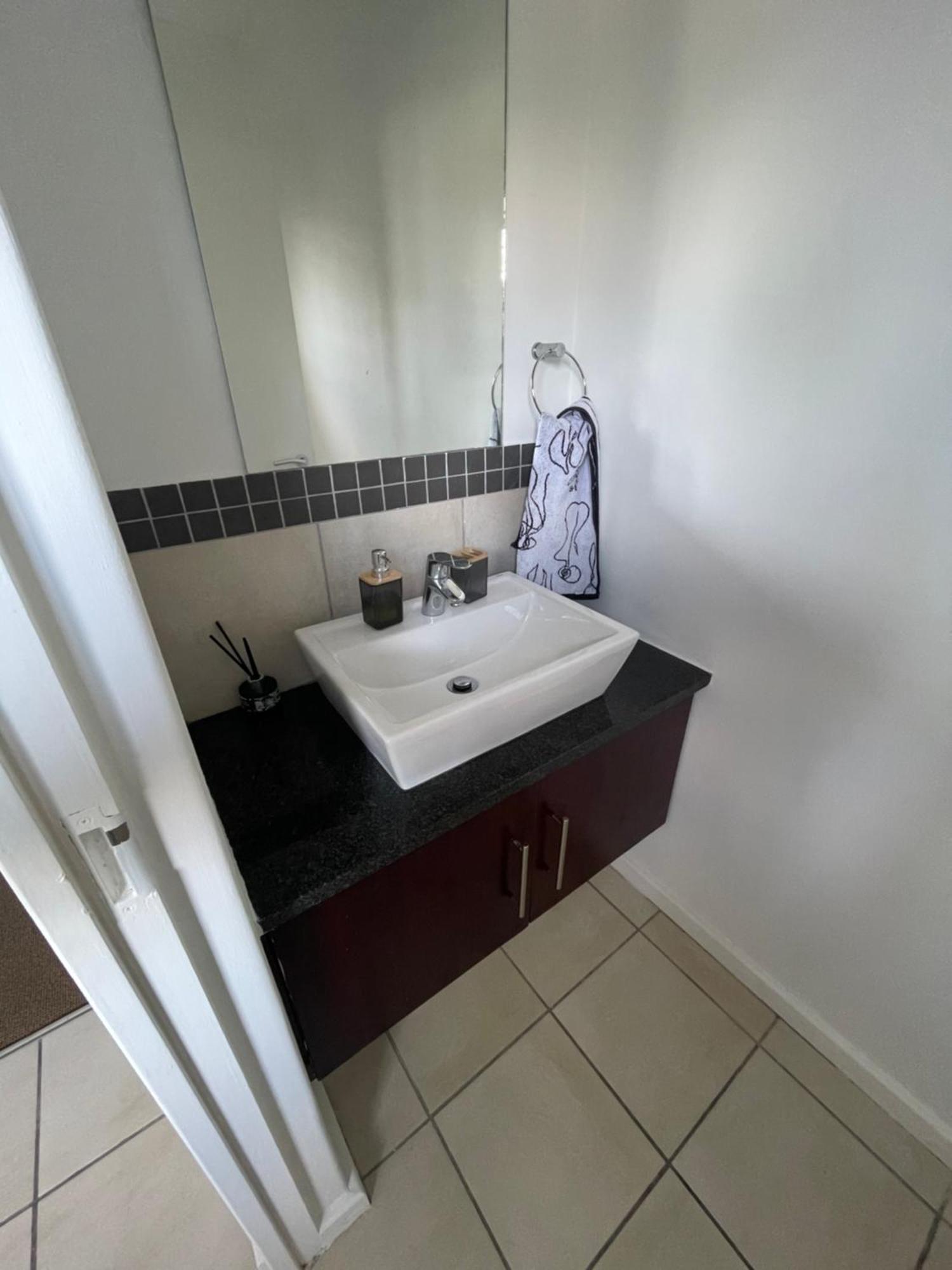 Apartment Modern Comfort At Oyster Walk *